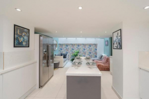 Montpelier House Perfect Holiday House Sleep 6-16 Guests
